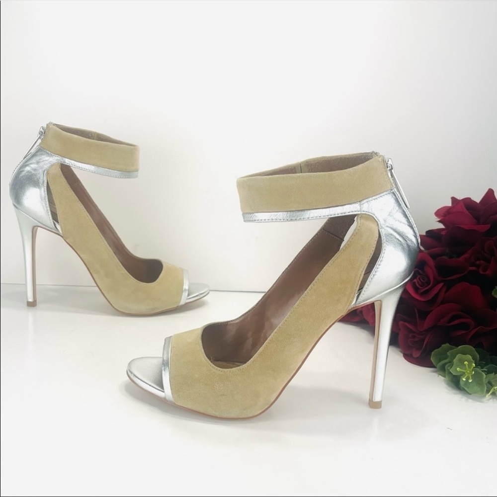 BCBGMAXAZRIA LEATHER AND SUEDE OPEN TOE HIGH HEELS